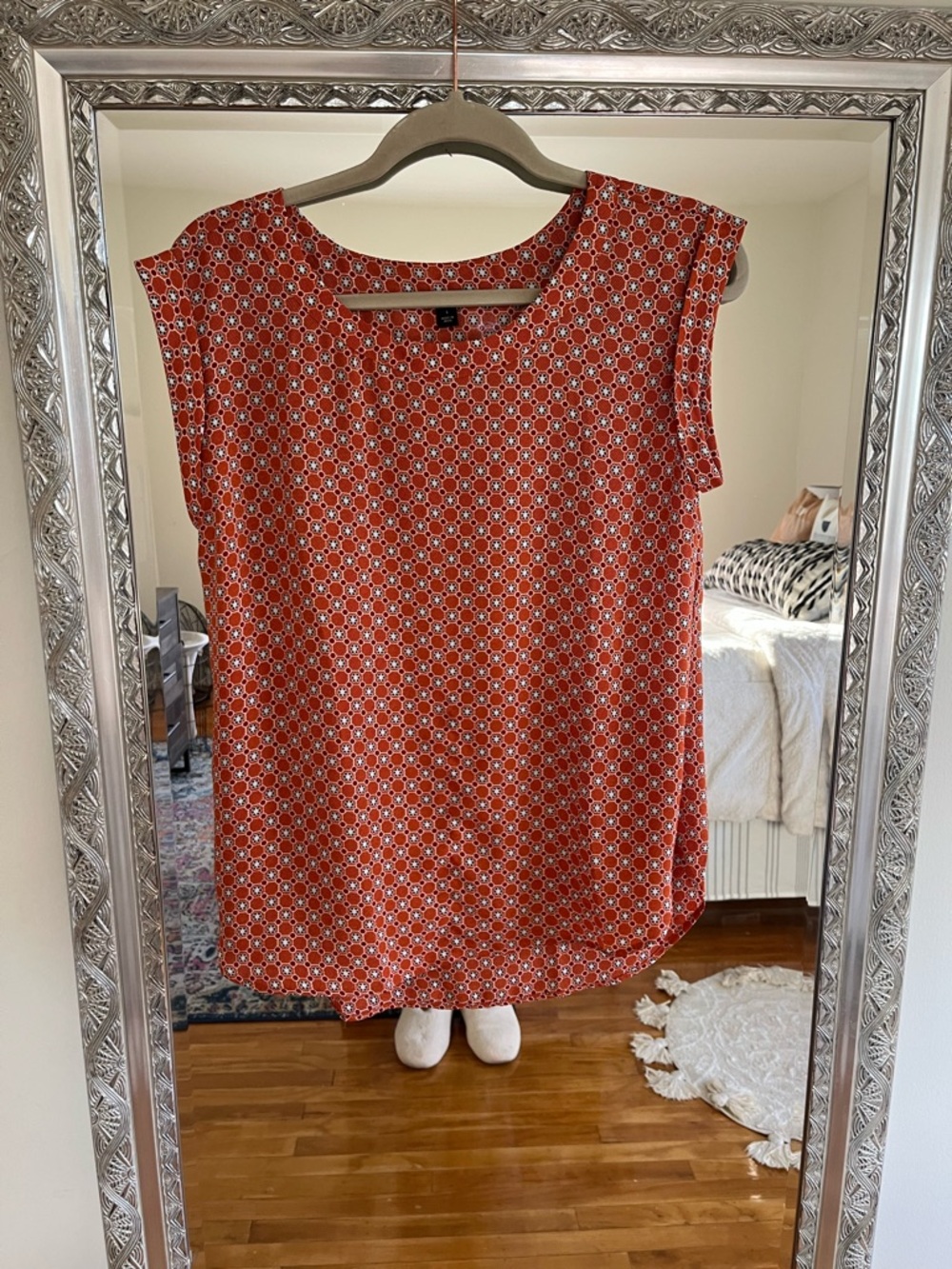Ann Taylor Sleeveless Geo Print Top in Coral Red/Orange